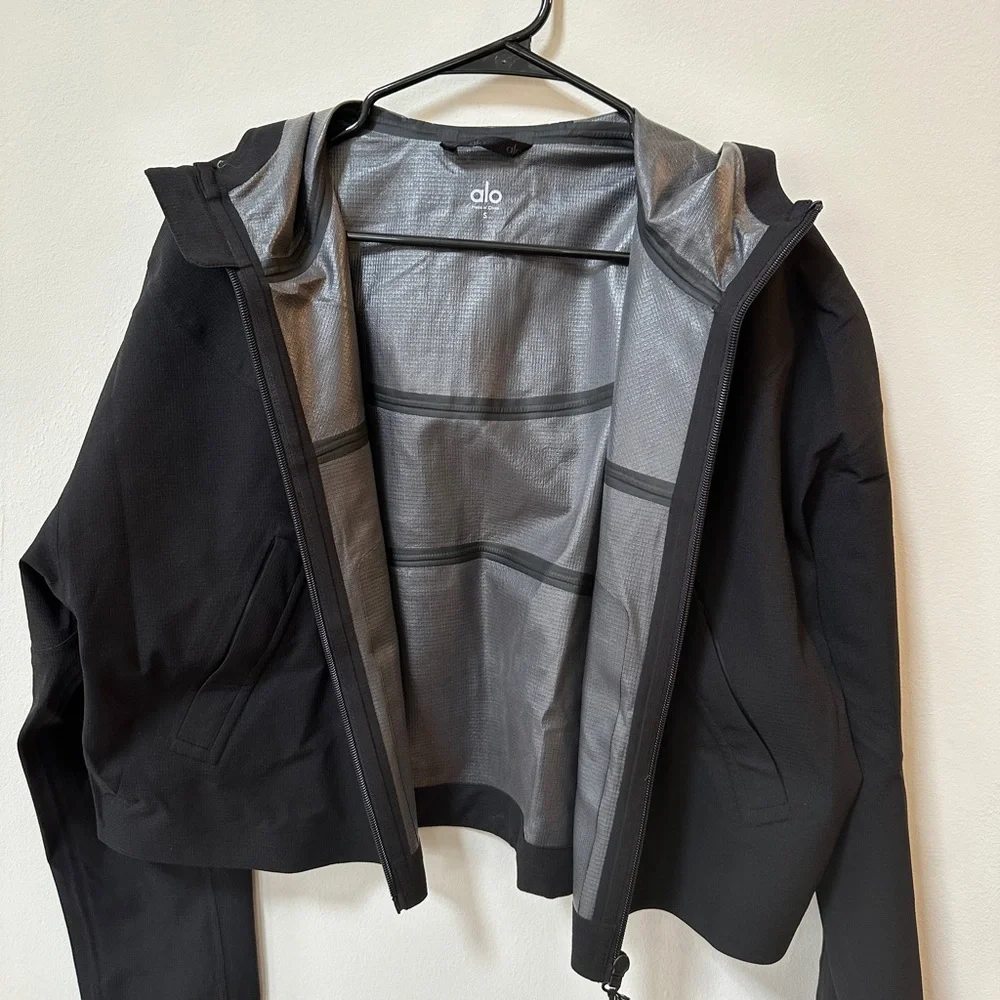 ALO Yoga Black Enhance Bonded Hooded Jacket - Picture 3 of 4